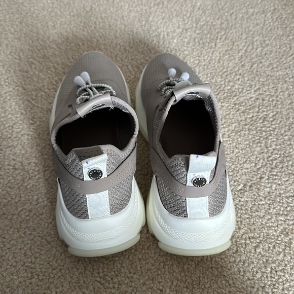 Steve Madden Myles Sneakers in taupe - Picture 6 of 8